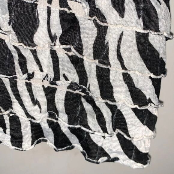 Notations XL Zebra Print Textured Sleeveless Tank Top Black & White Stretchy Fab - Picture 5 of 8
